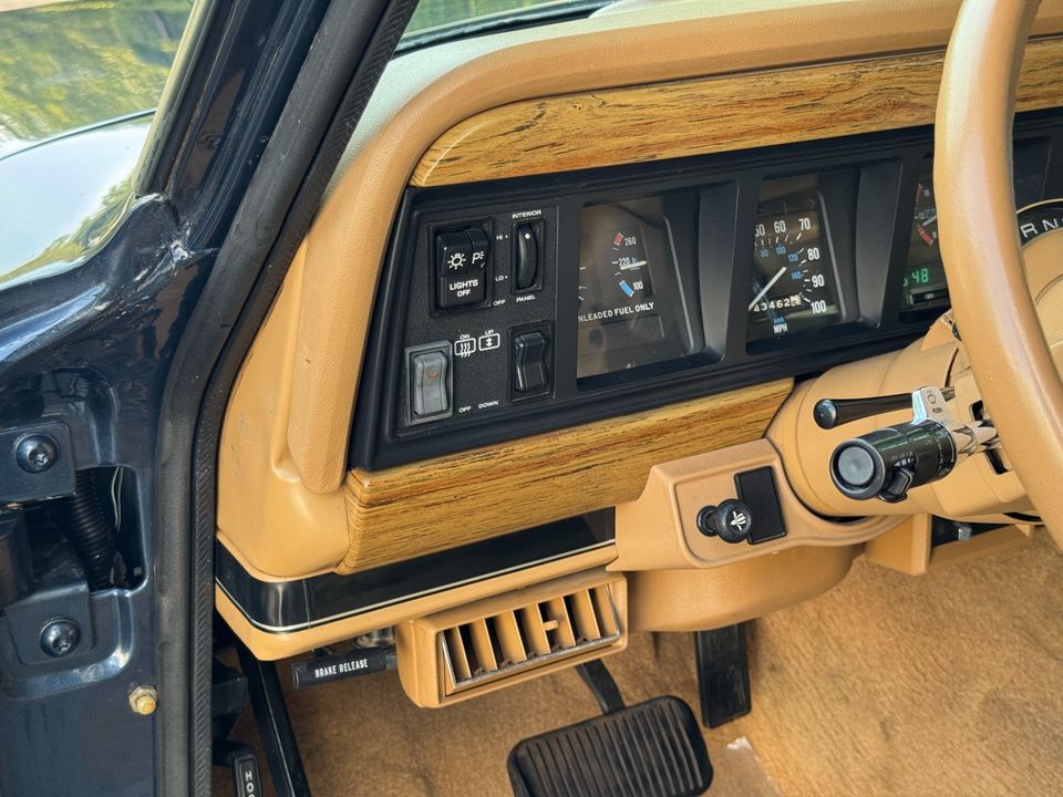 1988 Jeep Grand Wagoneer