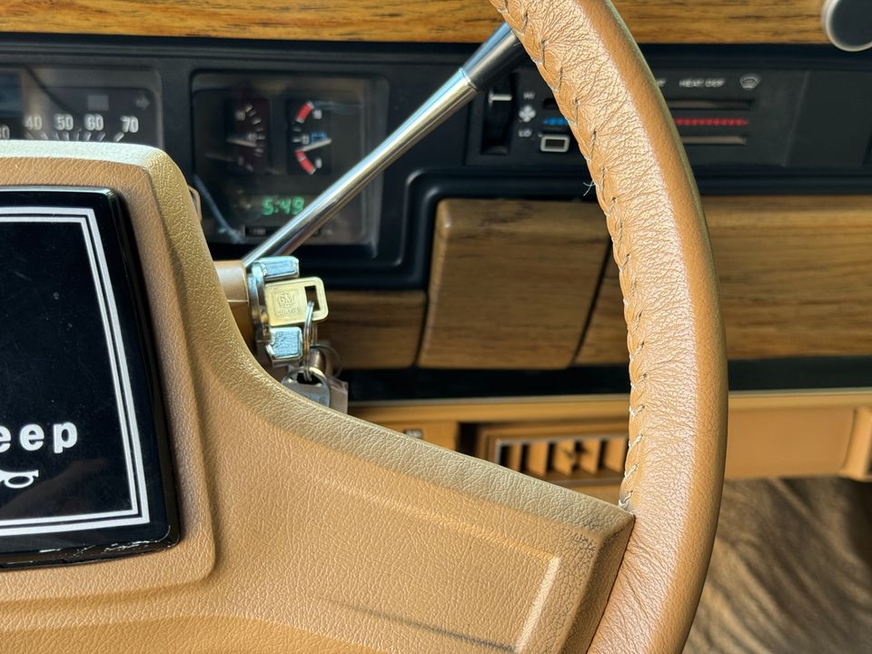 1988 Jeep Grand Wagoneer