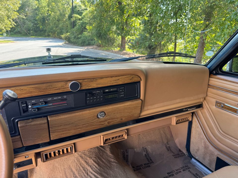 1988 Jeep Grand Wagoneer