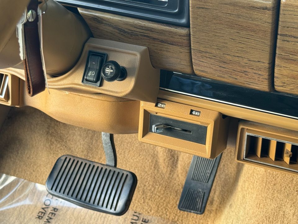 1988 Jeep Grand Wagoneer