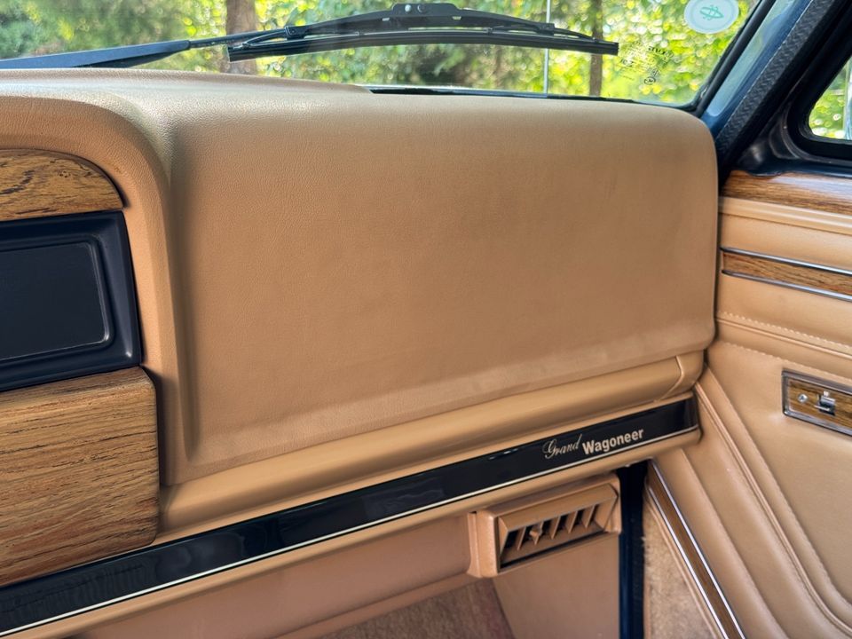 1988 Jeep Grand Wagoneer