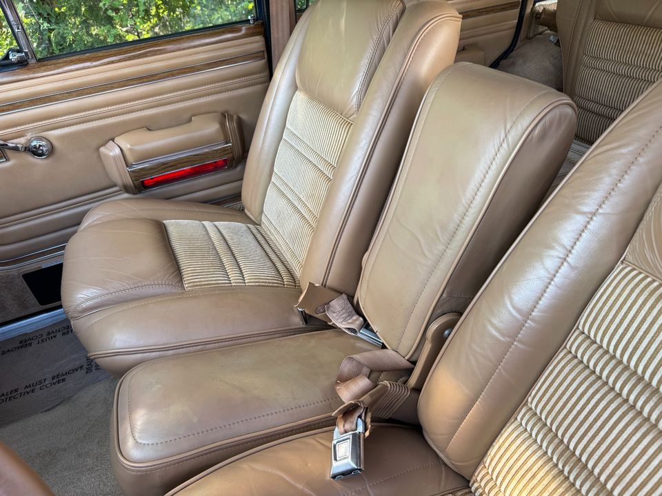 1988 Jeep Grand Wagoneer