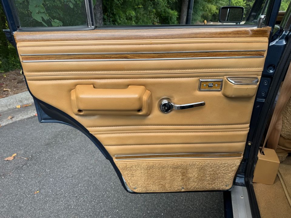 1988 Jeep Grand Wagoneer