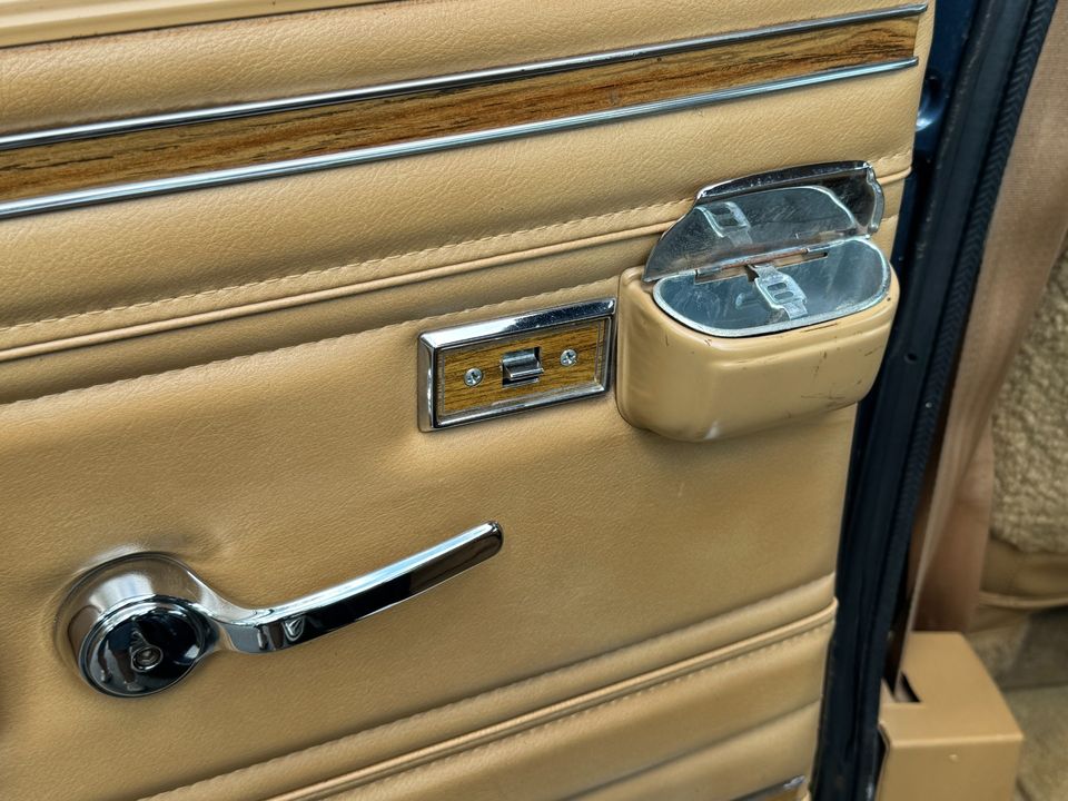1988 Jeep Grand Wagoneer