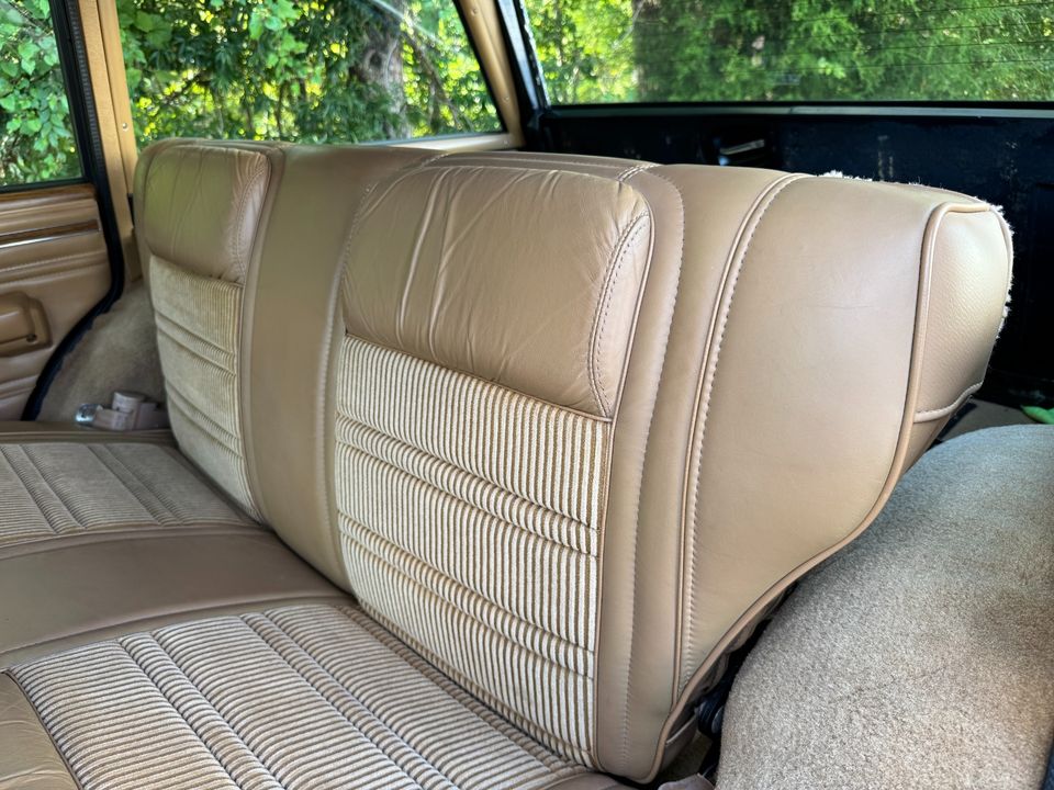 1988 Jeep Grand Wagoneer