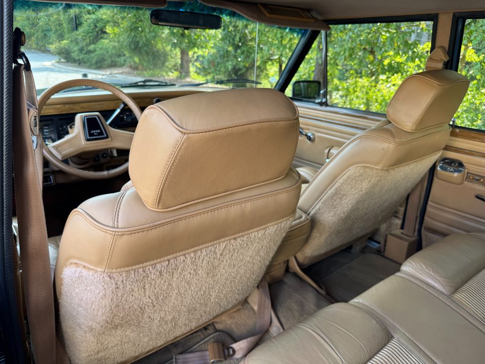 1988 Jeep Grand Wagoneer