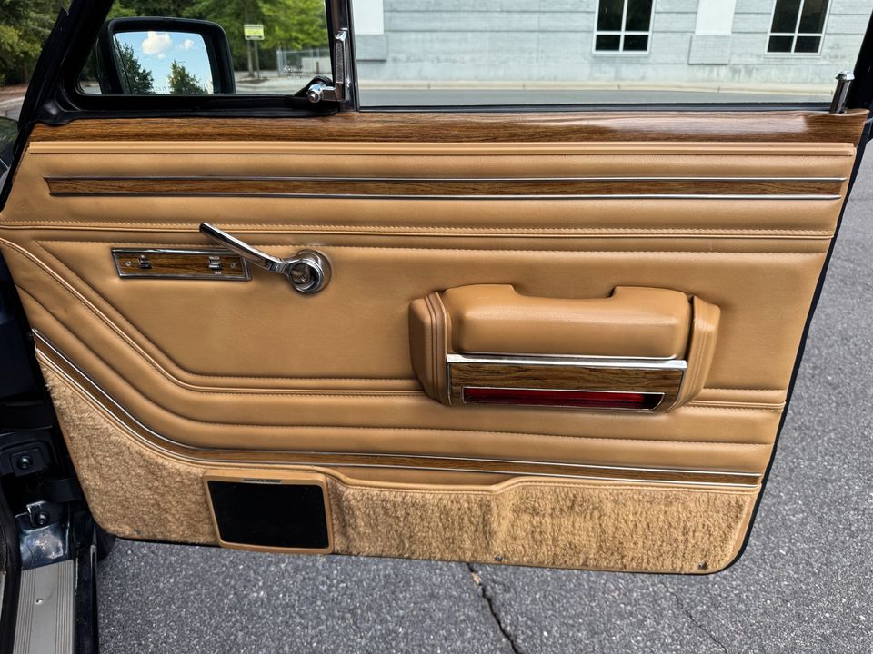 1988 Jeep Grand Wagoneer