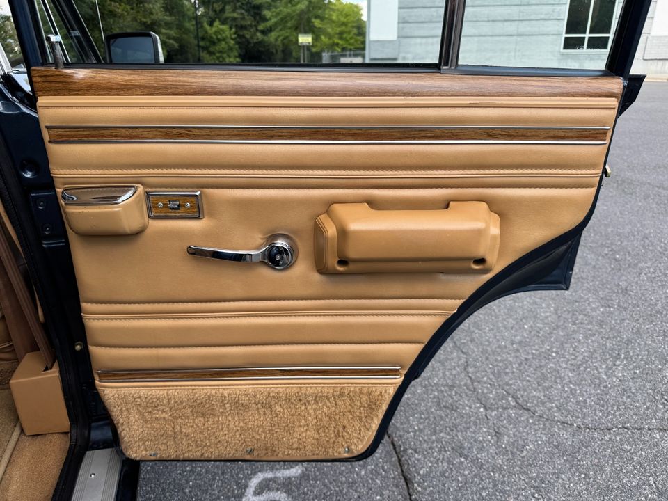 1988 Jeep Grand Wagoneer