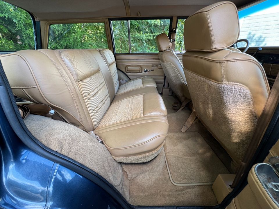 1988 Jeep Grand Wagoneer