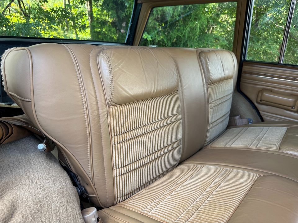 1988 Jeep Grand Wagoneer