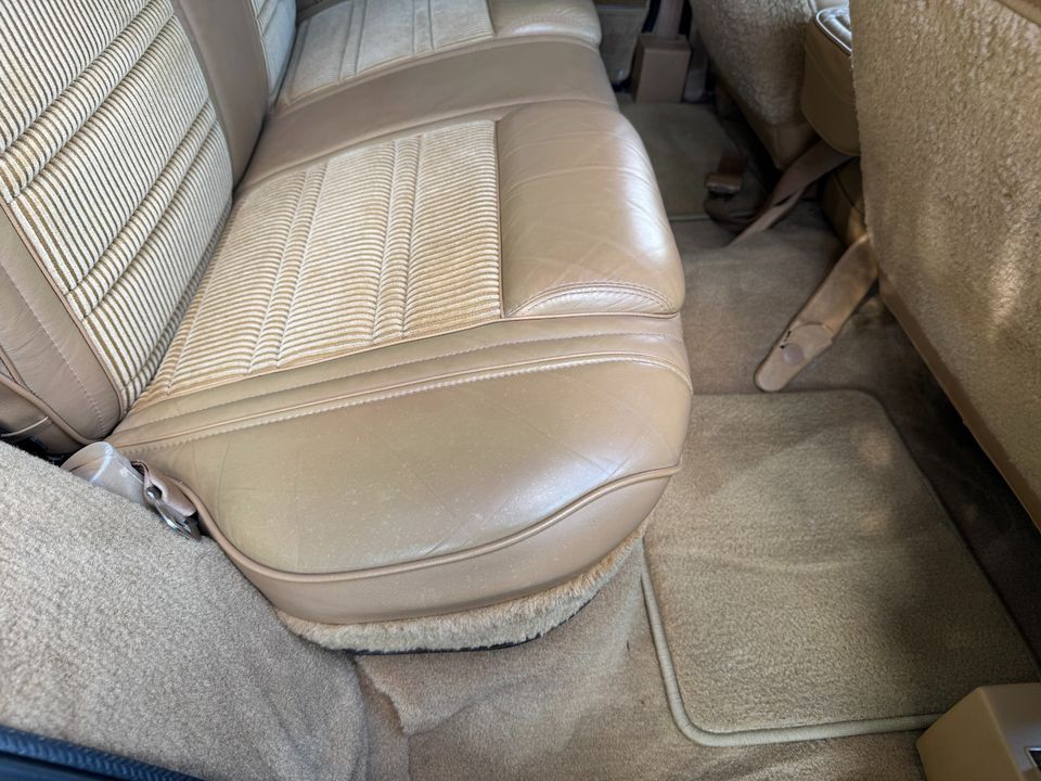 1988 Jeep Grand Wagoneer