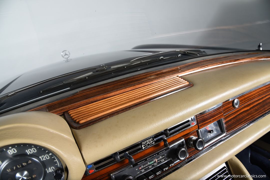 1971 Mercedes-Benz 280-CLASS