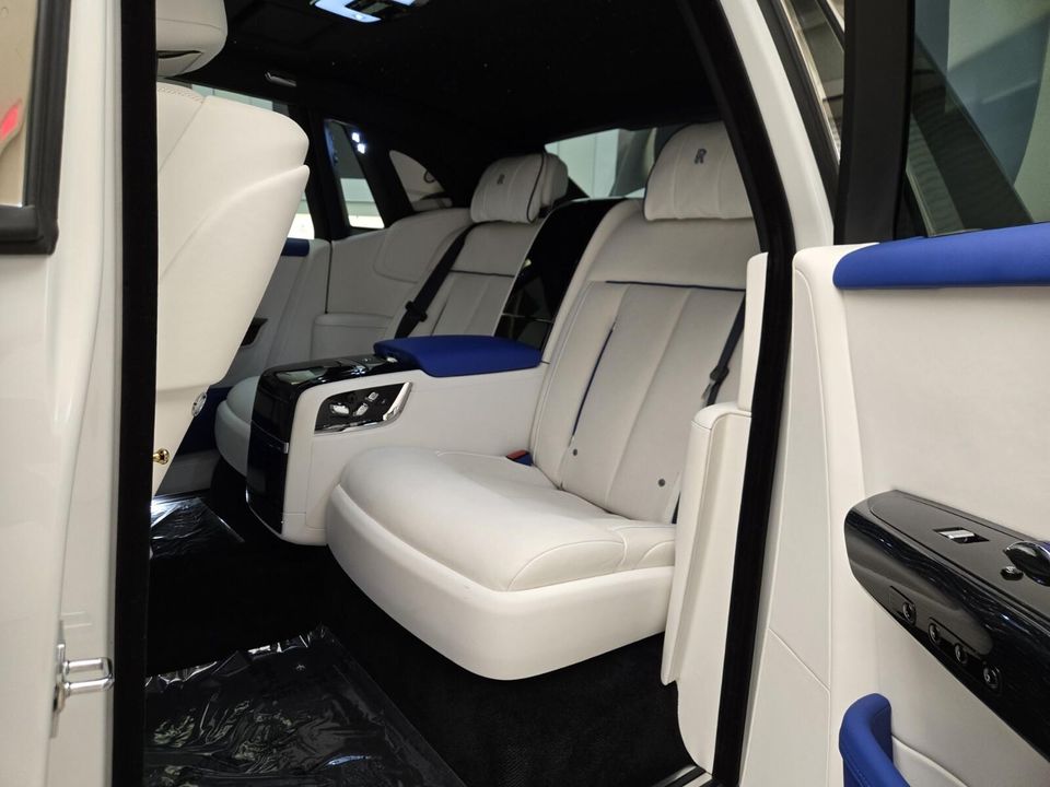 2023 Rolls-Royce Phantom