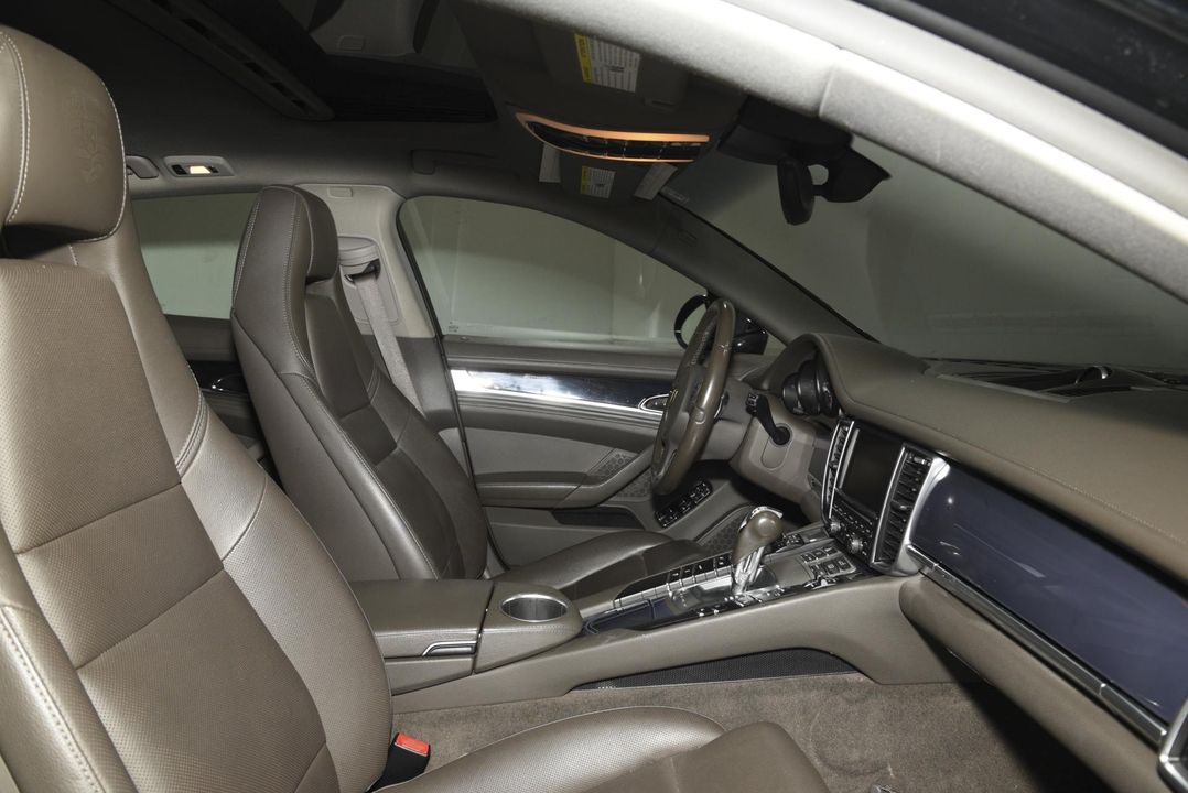 2016 Porsche Panamera