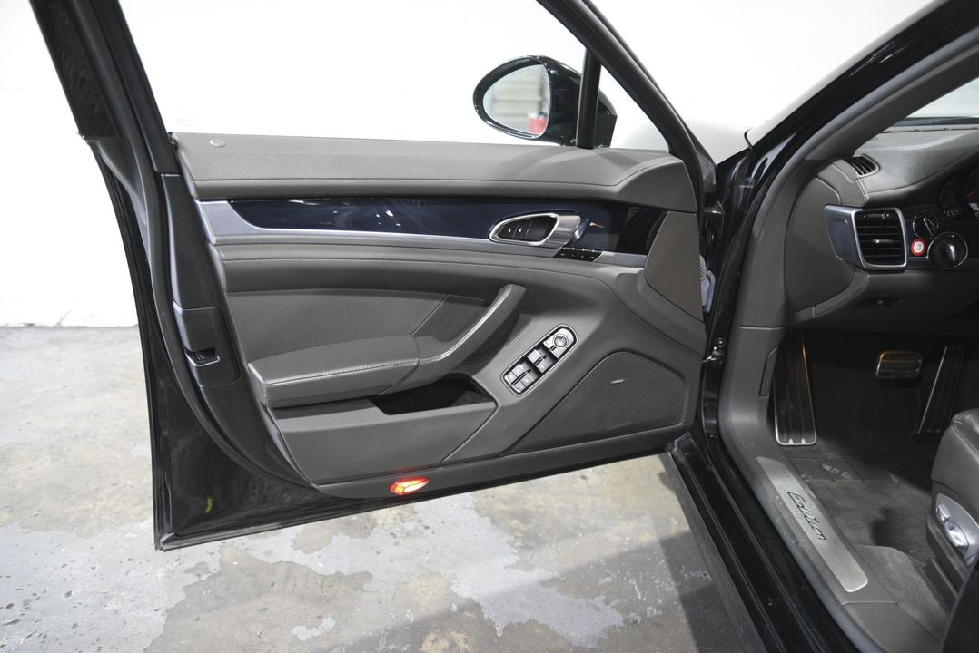 2016 Porsche Panamera