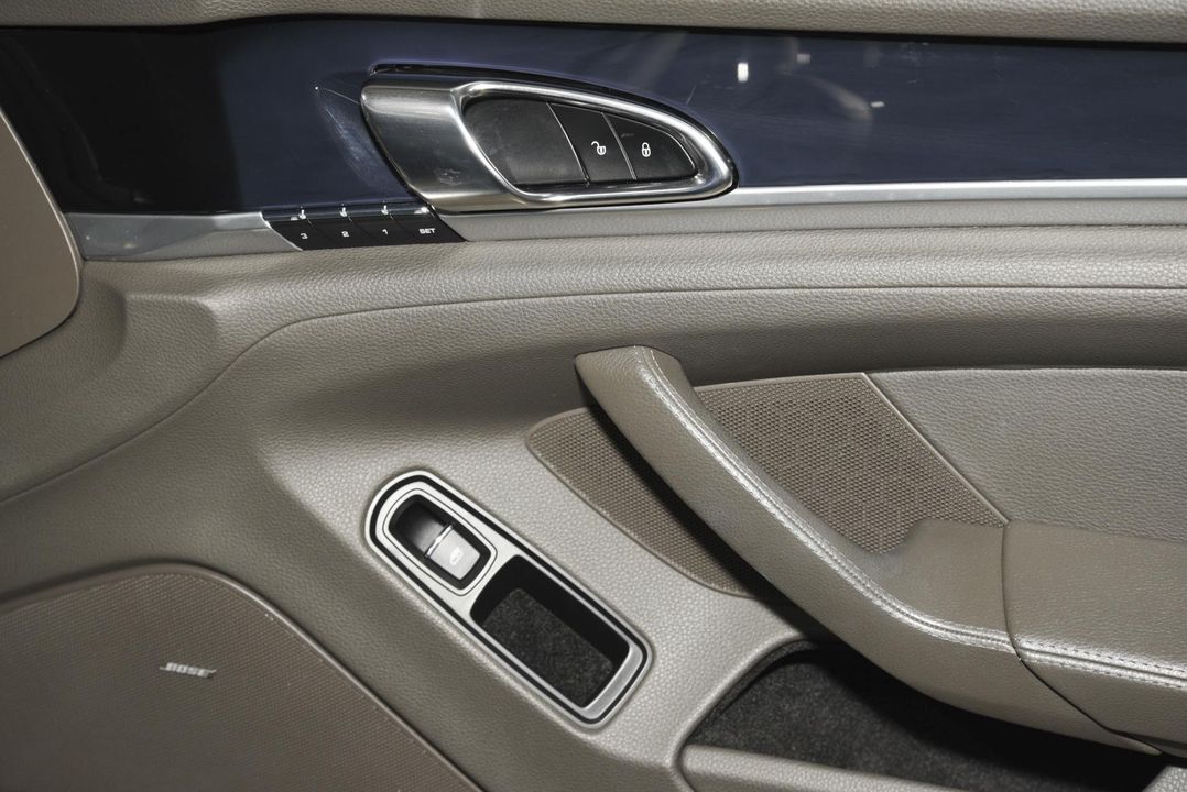 2016 Porsche Panamera