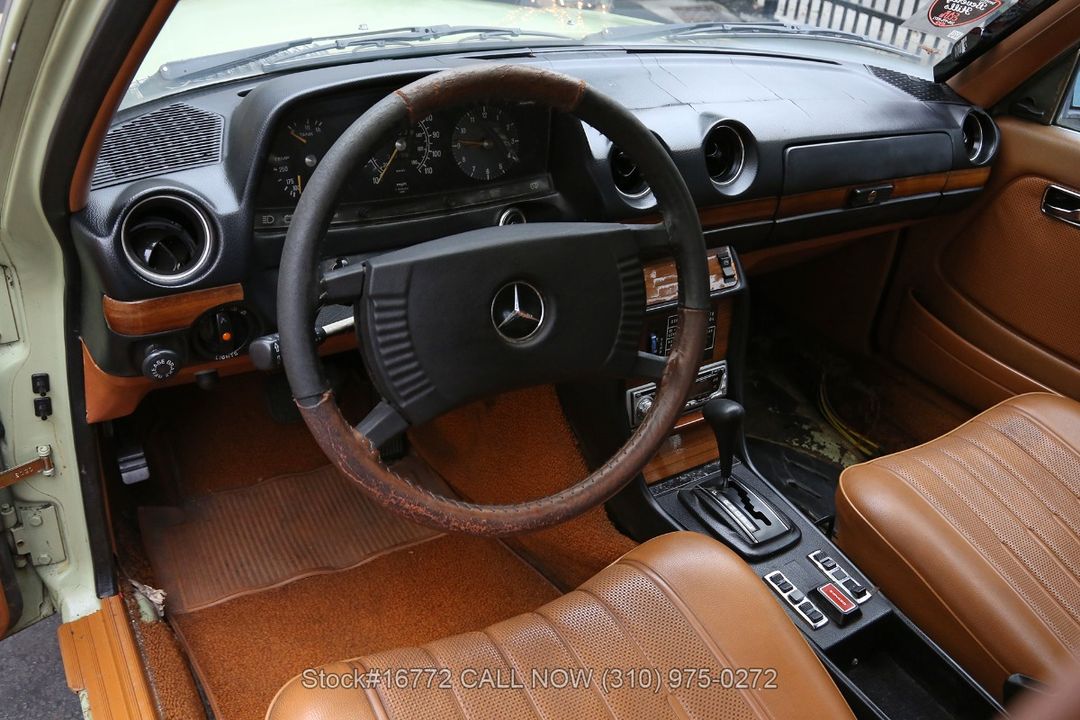 1977 Mercedes-Benz 300D