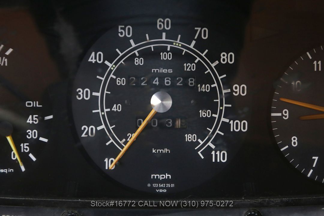 1977 Mercedes-Benz 300D