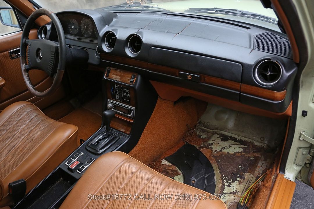 1977 Mercedes-Benz 300D