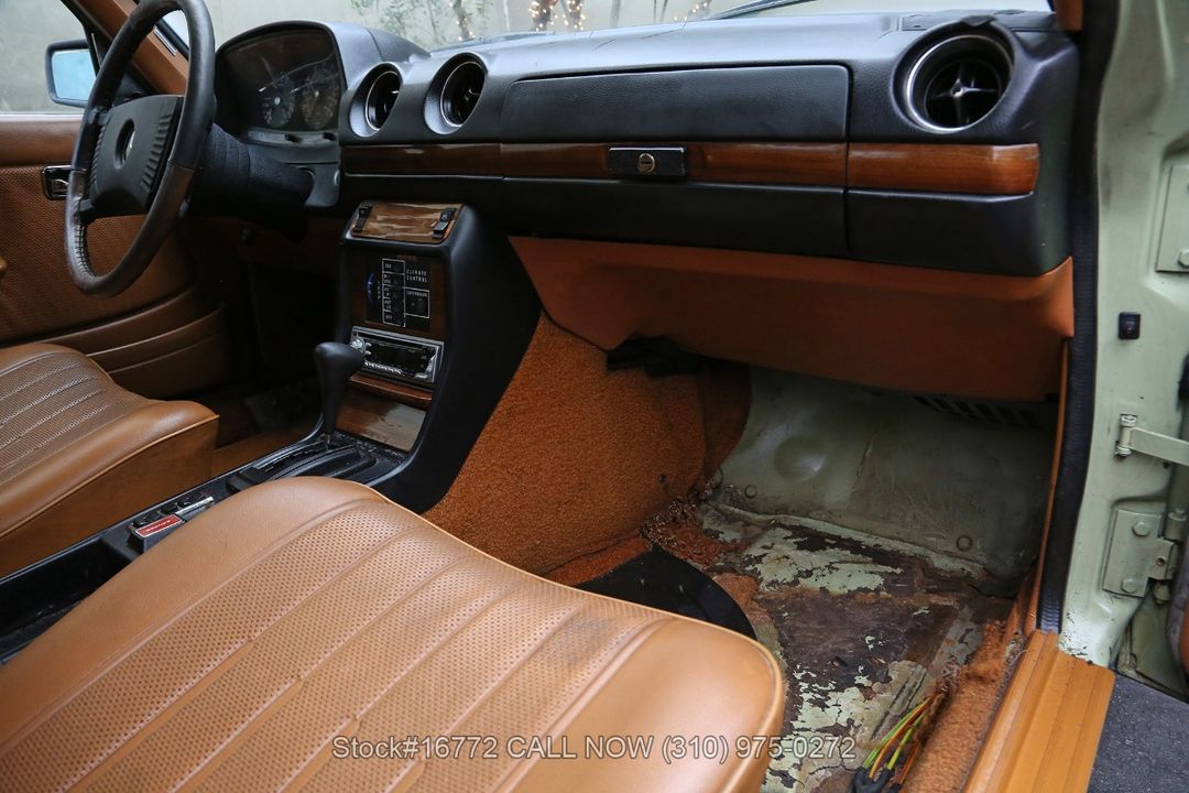 1977 Mercedes-Benz 300D