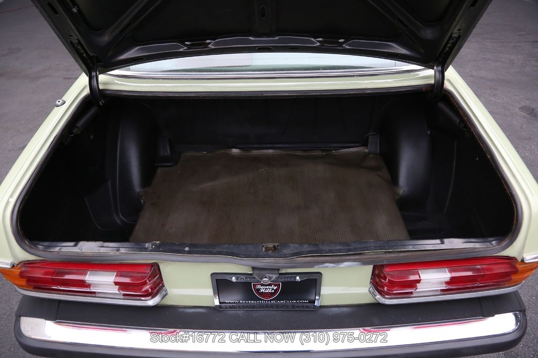 1977 Mercedes-Benz 300D