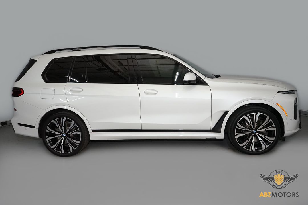 2023 BMW X7