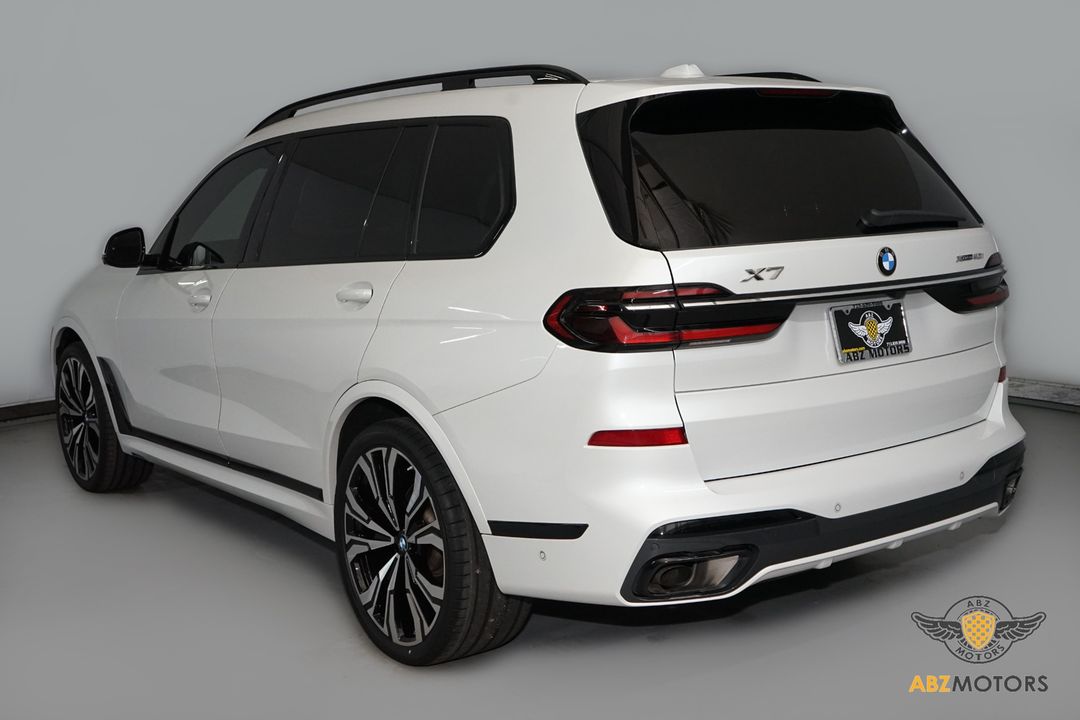 2023 BMW X7