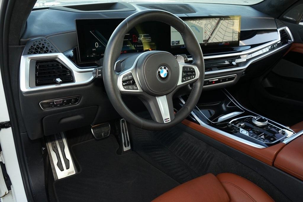 2023 BMW X7