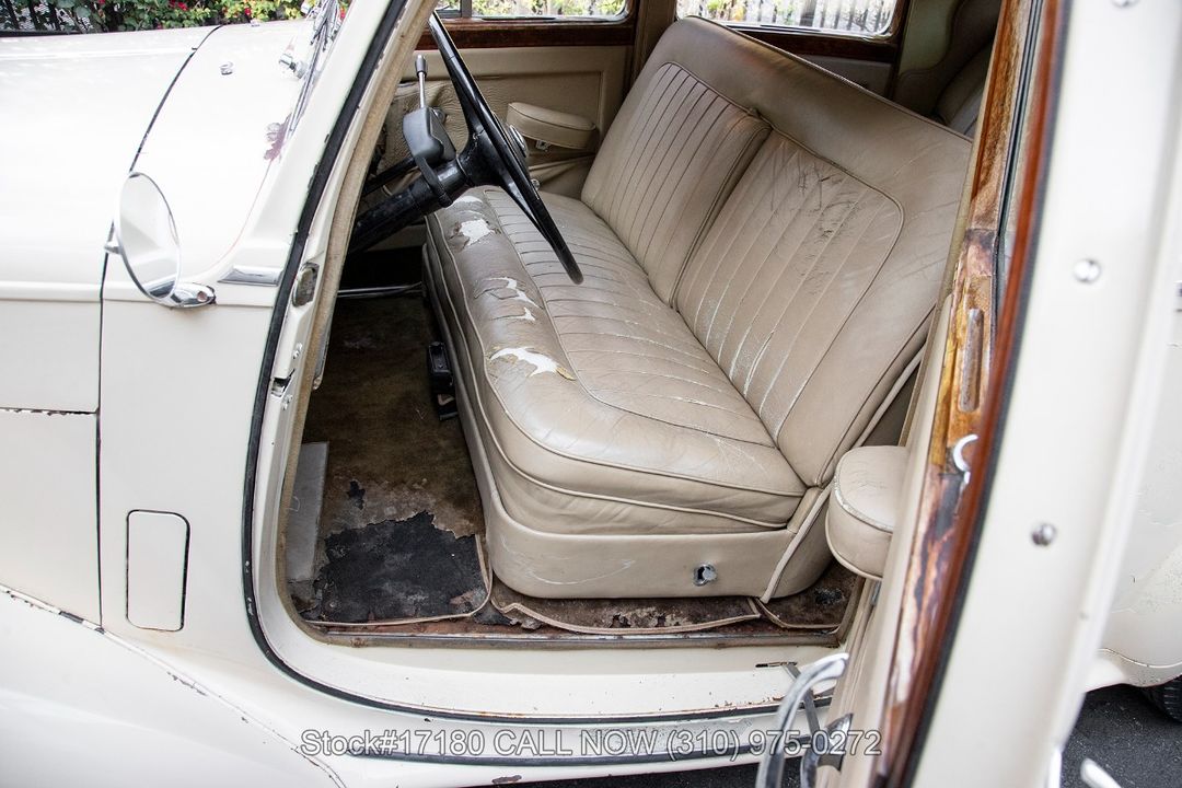 1953 Bentley R-Type Saloon