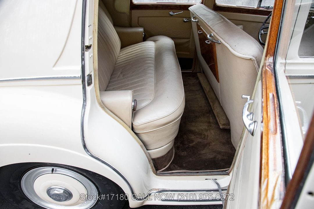 1953 Bentley R-Type Saloon