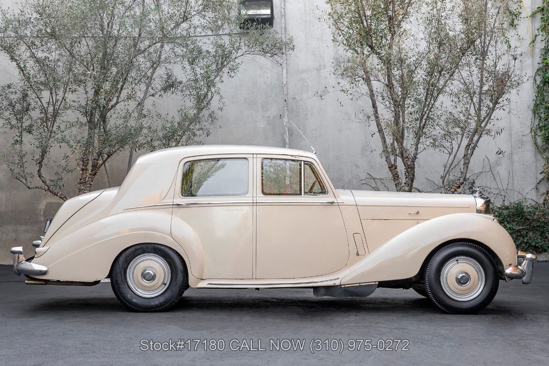 1953 Bentley R-Type Saloon