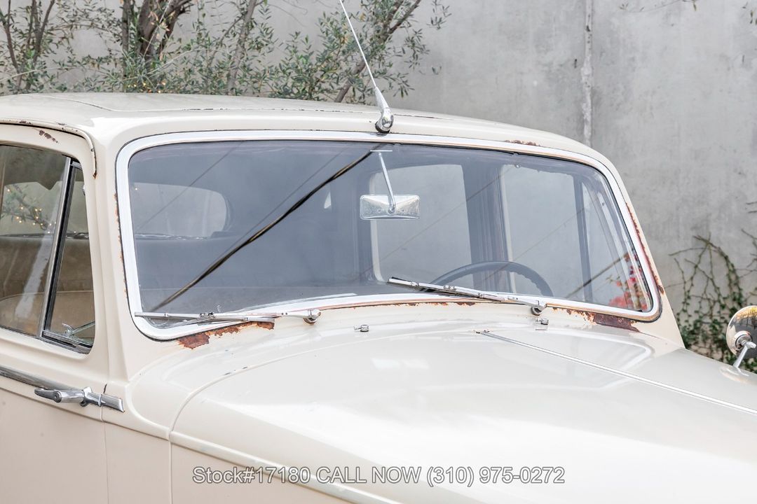1953 Bentley R-Type Saloon