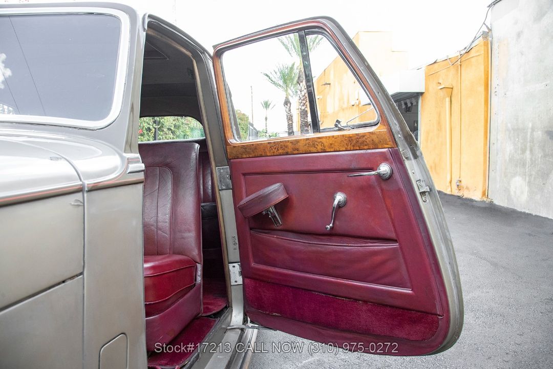 1954 Bentley R-Type Saloon