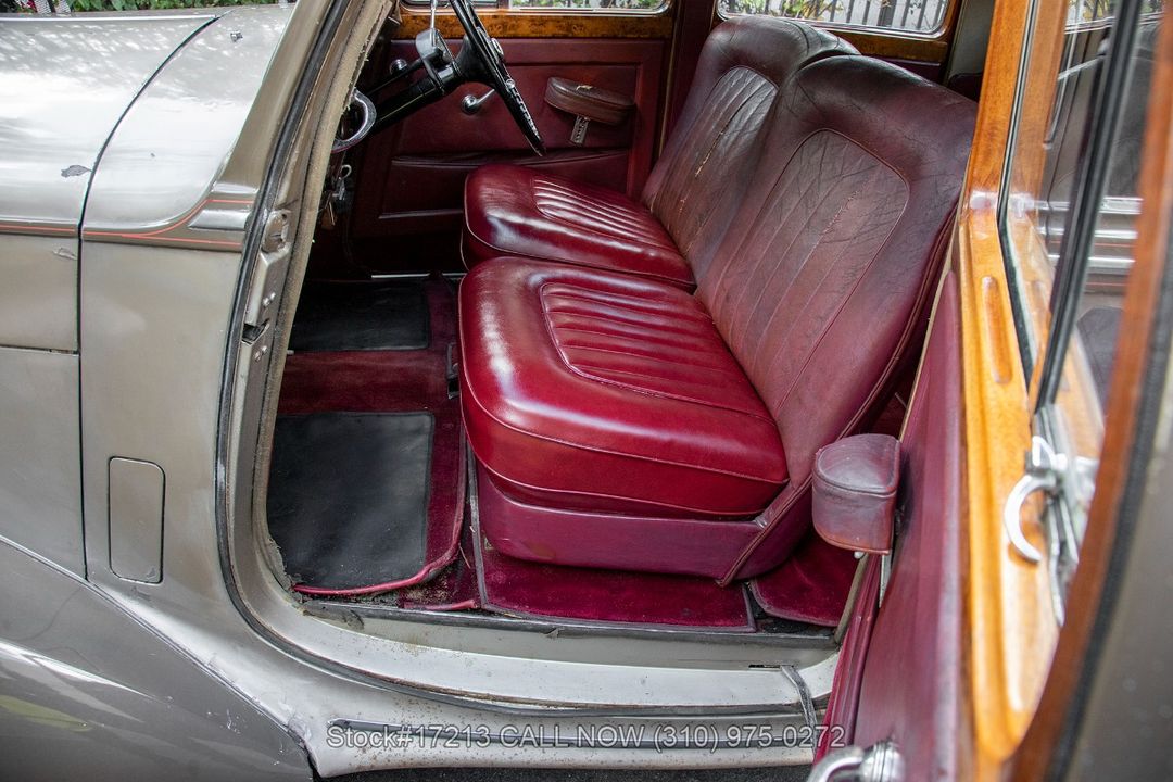 1954 Bentley R-Type Saloon