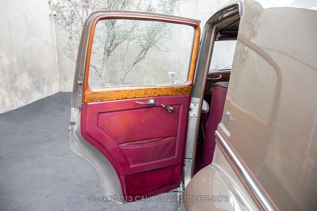 1954 Bentley R-Type Saloon