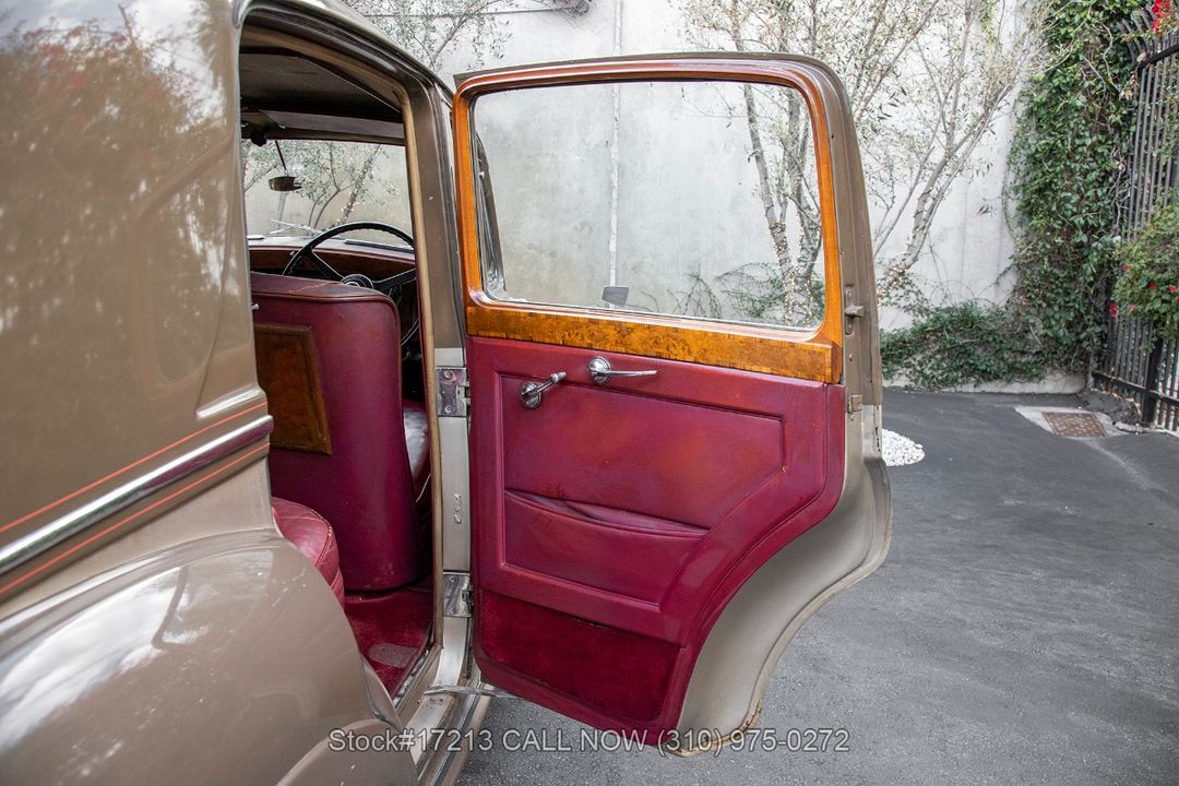 1954 Bentley R-Type Saloon