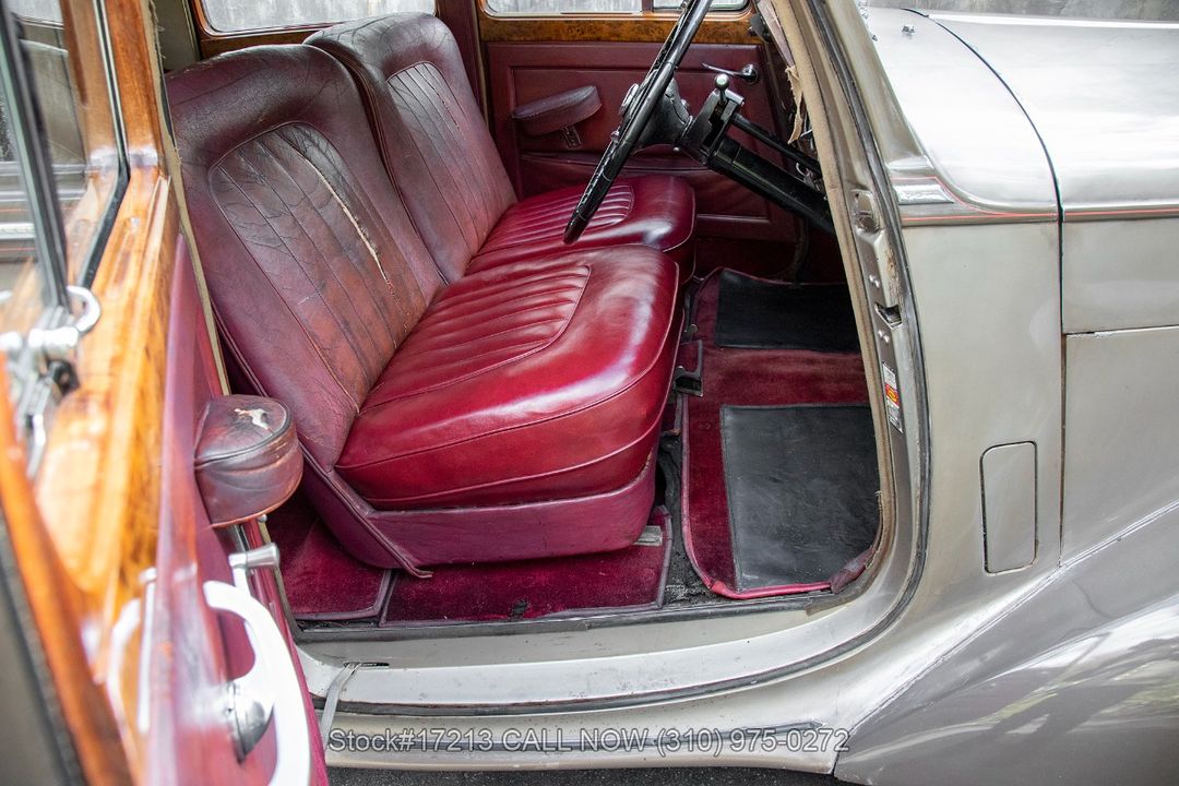 1954 Bentley R-Type Saloon