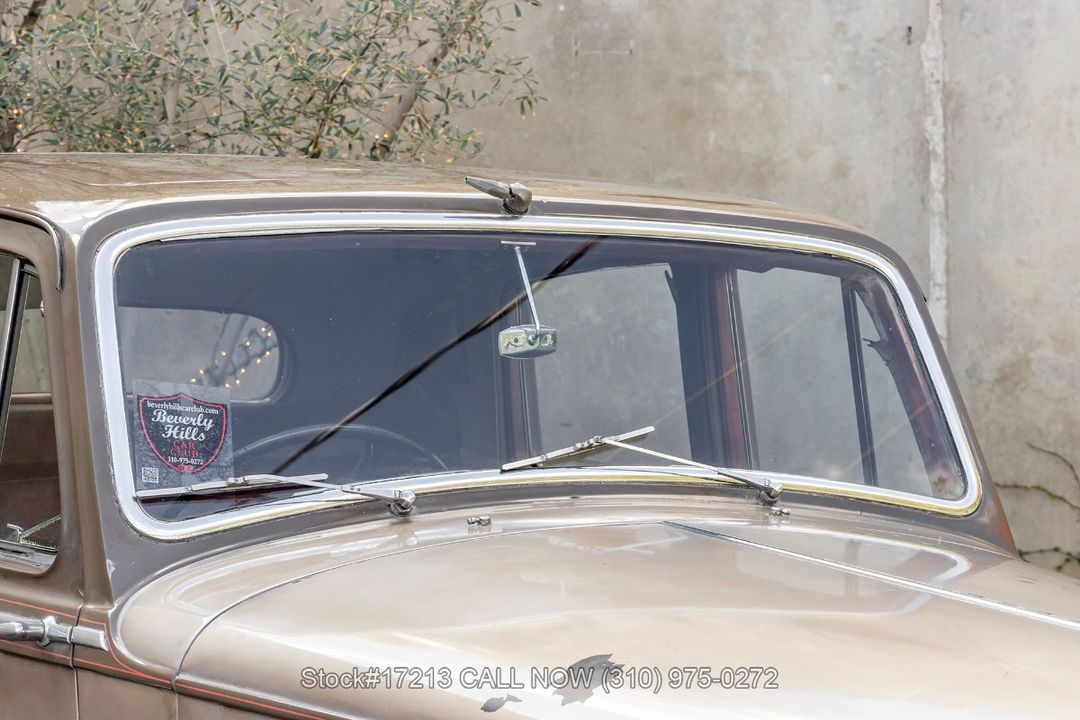1954 Bentley R-Type Saloon