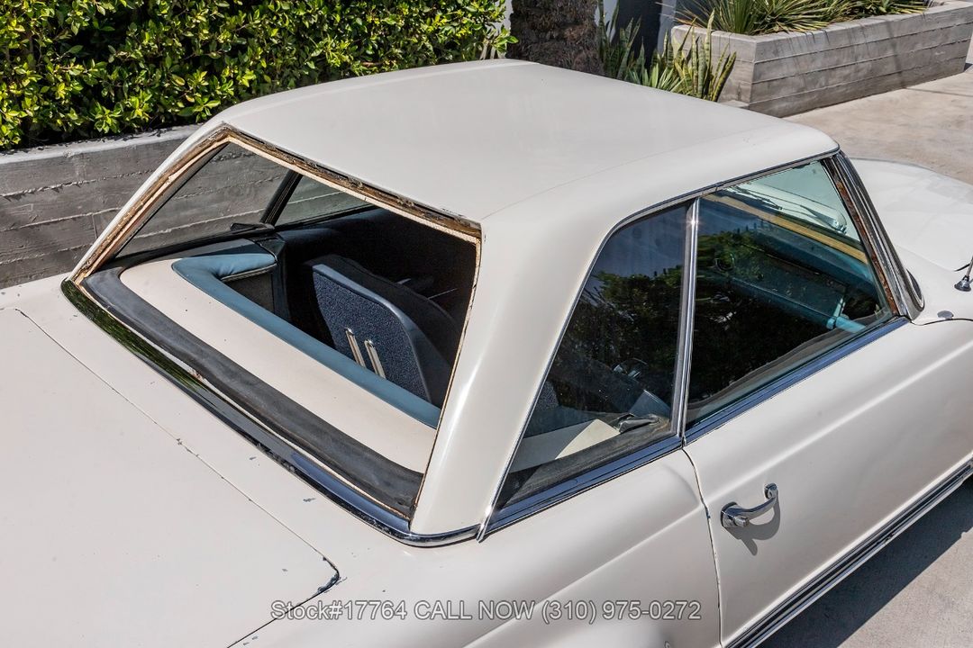 1967 Mercedes-Benz 230SL