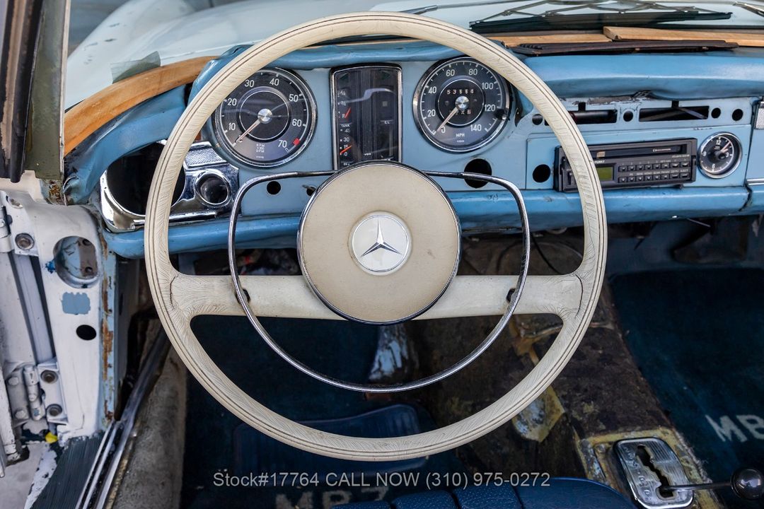 1967 Mercedes-Benz 230SL