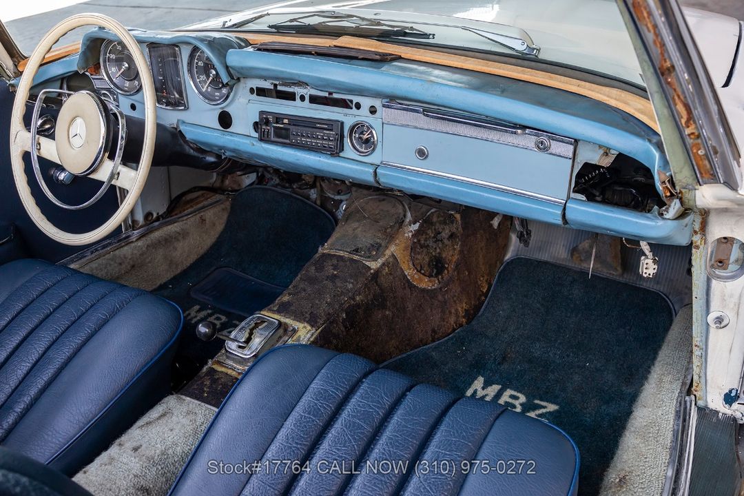 1967 Mercedes-Benz 230SL