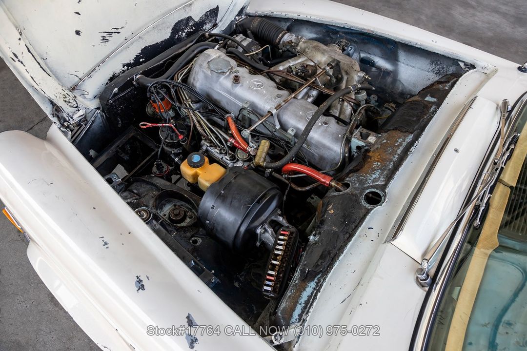 1967 Mercedes-Benz 230SL
