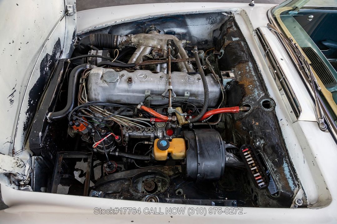 1967 Mercedes-Benz 230SL