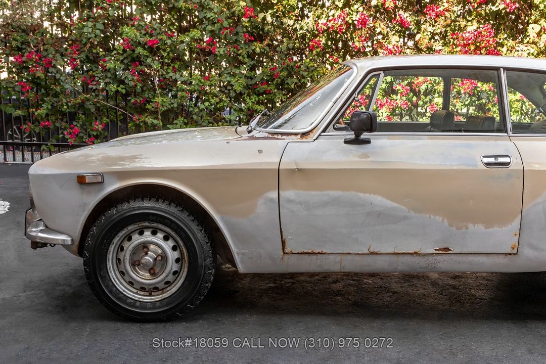 1974 Alfa Romeo GTV 2000
