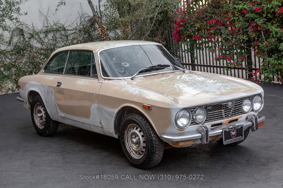 1974 Alfa Romeo GTV 2000