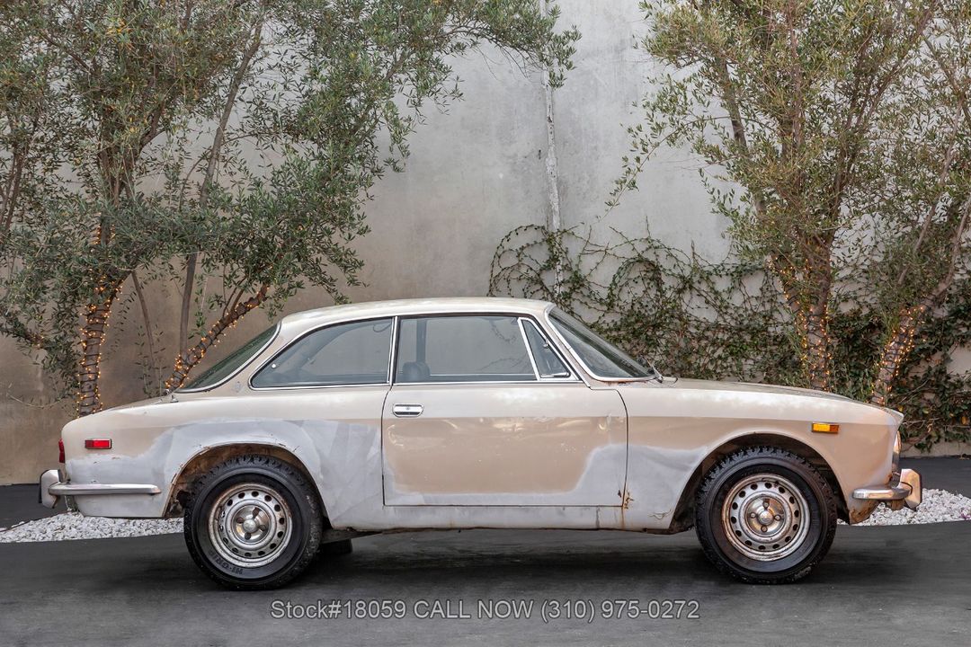 1974 Alfa Romeo GTV 2000