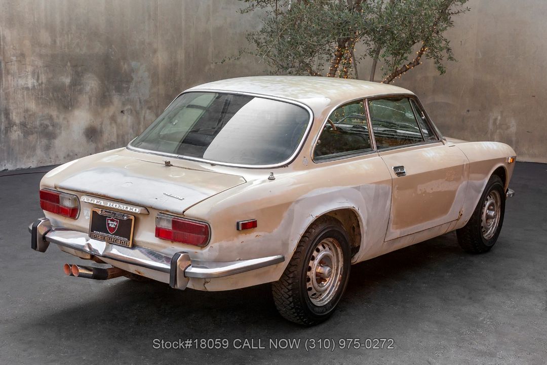 1974 Alfa Romeo GTV 2000