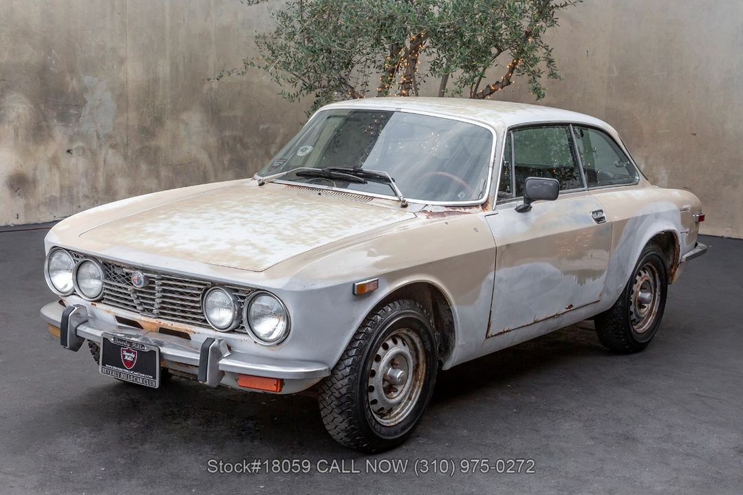 1974 Alfa Romeo GTV 2000