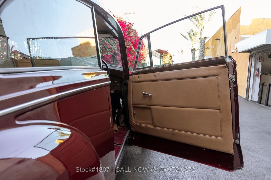 1952 Bentley Mark VI James Young