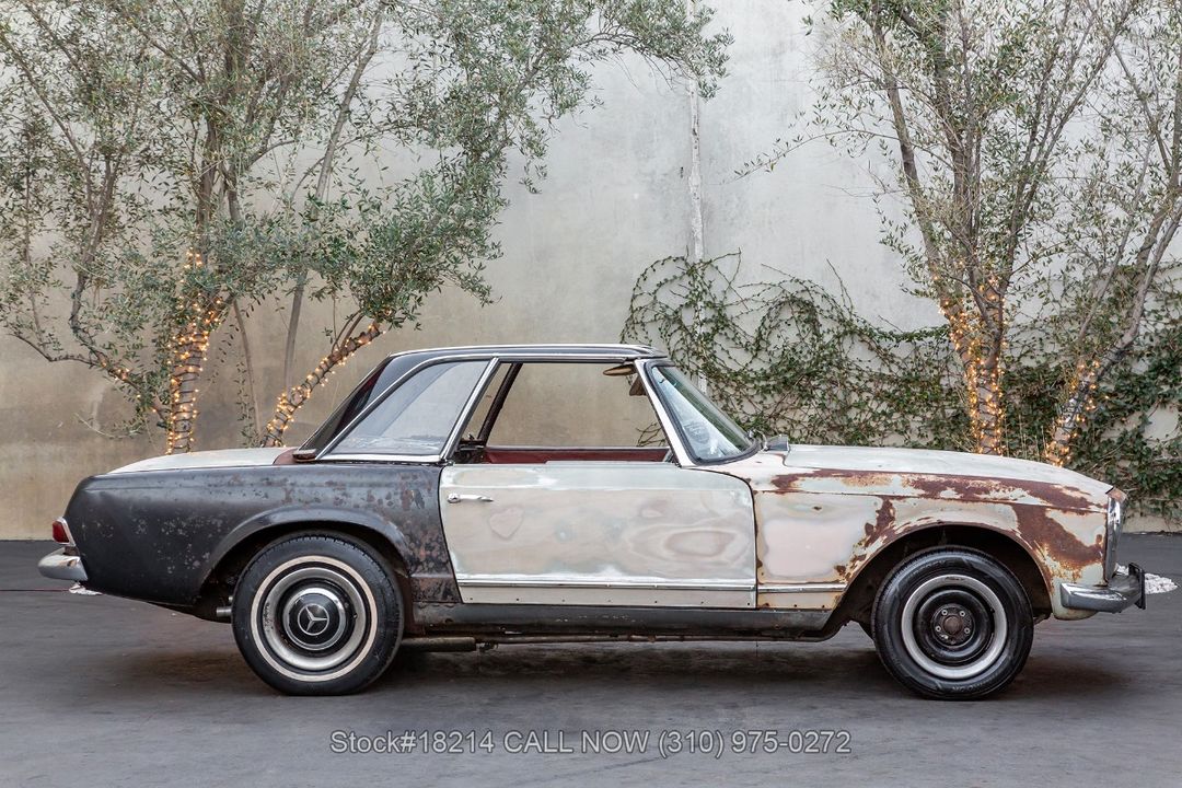 1966 Mercedes-Benz 230SL Pagoda